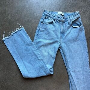 Abercrombie & Fitch High Rise 90s Relaxed Frayed Hem Jean Curve Love
